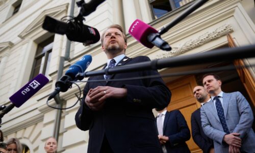 Vylúčenie z volieb ohrozuje ďalšiu existenciu strany Jabloko, upozornila BBC