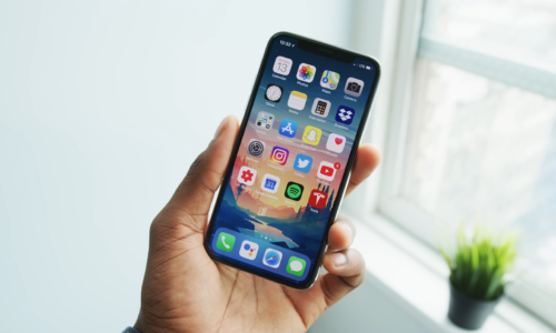 Stal sa definitívnou minulosťou. Najrevolučnejší telefón od Applu oficiálne prichádza o podporu