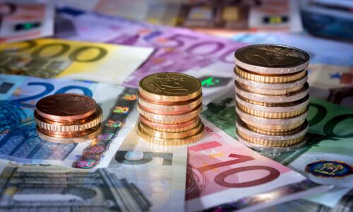 Slováci si berú čoraz viac úverov. Takmer polovica ľudí už využila refinancovanie, ukazuje prieskum