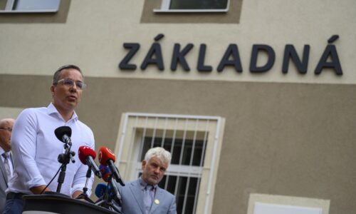 Kladivo na záškoláctvo. Rezort práce predloží balík zákonov zameraný proti zneužívaniu systému, ohlásil Tomáš