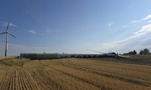 V Česku sa zrútila veterná elektráreň, ide o prvú podobnú haváriu v krajine