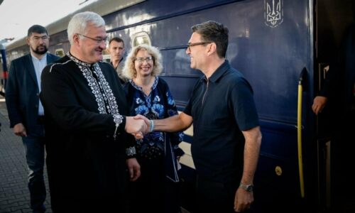 Britský premiér Burnham prišiel na prvú zahraničnú cestu do Kyjeva, ktorý oslavuje Deň nezávislosti