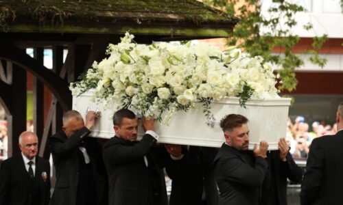 Pohřeb Bonnie Tyler v rodném Walesu: Díky Gaynor, loučili se fanoušci s hvězdou národa