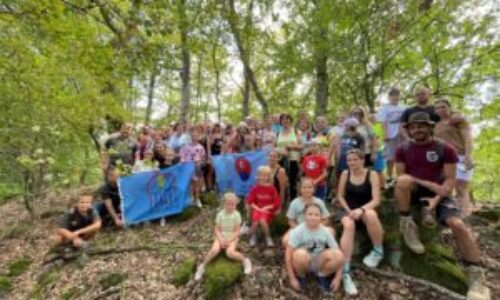 Výstup na Cham spojil turistiku, tradície a priateľské stretnutia