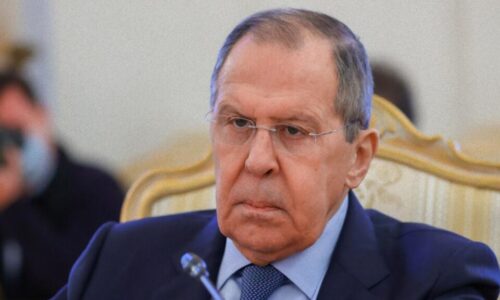 Žádná ultimáta, žádné příměří: ruský ministr zahraničí Lavrov označuje USA za bojující stranu i za partnera v jednáních