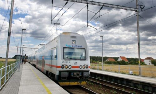 Srážka vlaku s osobou v Praze omezila městské tratě. Některé linky jsou odřeknuty