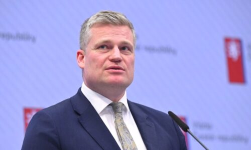 Mé házení jogurtů? Jsem zločinec, zlehčuje video Turek. Jako přerostlé dítě, míní Palička
