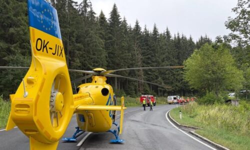 Vážná nehoda na Litoměřicku: Pět zraněných, zasahovaly dva vrtulníky