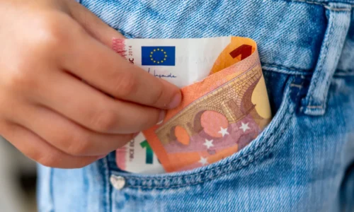 Akú sumu bude mať vaše dieťa na účte v 20-tke, ak mu začnete investovať?
