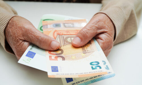 Tvrdili jej, že zarobila na kryptomenách. Seniorke potom z účtu zmizlo takmer 14-tisíc eur